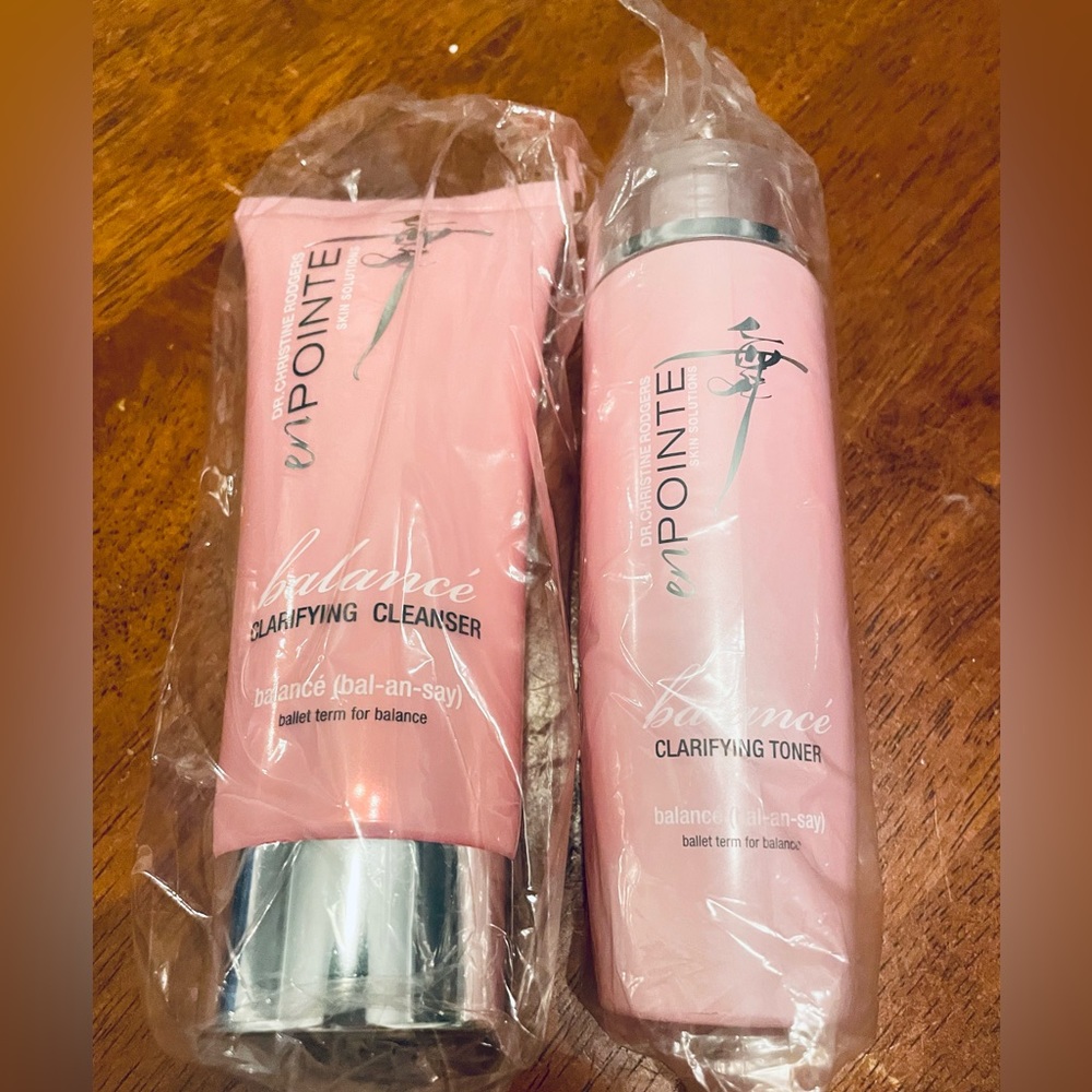 Dr Christine Rodgers en Pointe Balance Clarifying Cleanser & Toner‎ Set